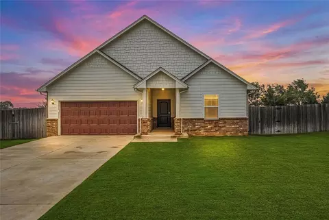 1261 Round Leaf Rd, Edmond, OK 73034