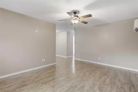 Living - 604 E 9th St, Chandler, OK 74834 photo 3 of 5