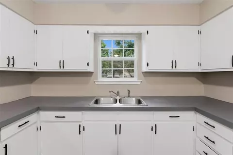 Kitchen - 604 E 9th St, Chandler, OK 74834 photo 2 of 2