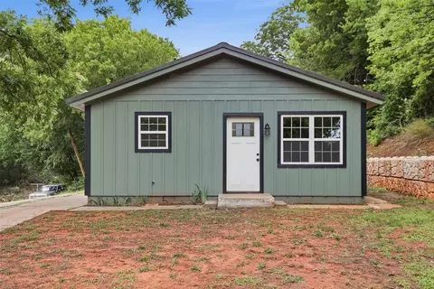 604 E 9th St, Chandler, OK 74834