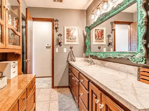 10864 E Colbert Rd, Davis, OK 73030 photo 38