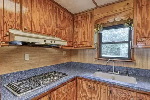 Kitchen - 412 Bumgarner Ave, Norman, OK 73026 photo 3 of 4