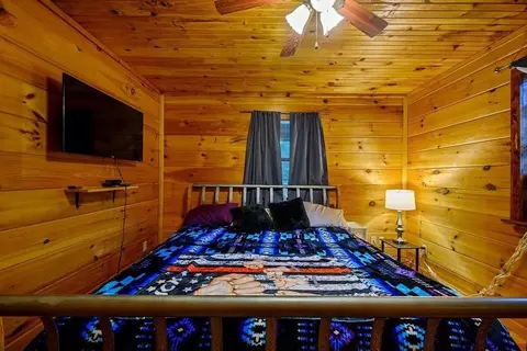 Bedroom - 657 Canoe Rd, Broken Bow, OK 74728 photo 9 of 10