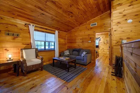 Living - 657 Canoe Rd, Broken Bow, OK 74728 photo 3 of 5