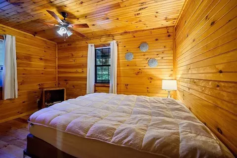 Bedroom - 657 Canoe Rd, Broken Bow, OK 74728 photo 3 of 10