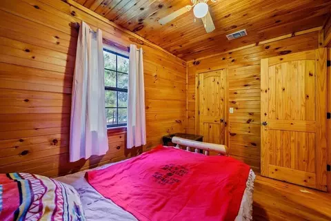 Bedroom - 657 Canoe Rd, Broken Bow, OK 74728 photo 4 of 10