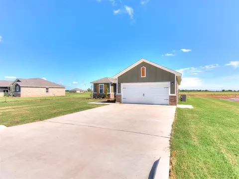 Exterior - 1714 Oak Way, Tuttle, OK 73089 photo 10 of 10
