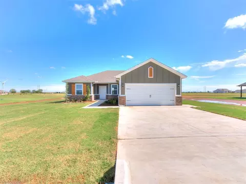 Exterior - 1714 Oak Way, Tuttle, OK 73089 photo 9 of 10