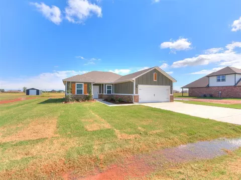 Exterior - 1714 Oak Way, Tuttle, OK 73089 photo 7 of 10