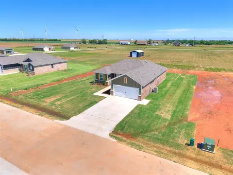 View/Area - 1714 Oak Way, Tuttle, OK 73089 photo 3 of 7