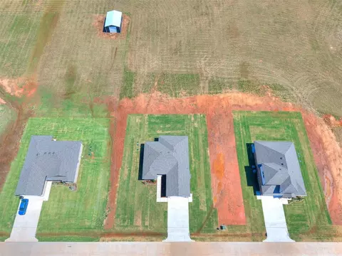View/Area - 1714 Oak Way, Tuttle, OK 73089 photo 6 of 7