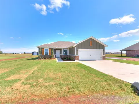 Exterior - 1714 Oak Way, Tuttle, OK 73089 photo 8 of 10
