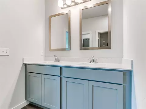 Bath - 1714 Oak Way, Tuttle, OK 73089 photo 1 of 5