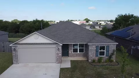 695 Foxtail Dr, Newcastle, OK 73065
