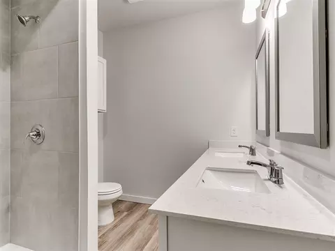 Bath - 1716 Oak Way, Tuttle, OK 73089 photo 2 of 8