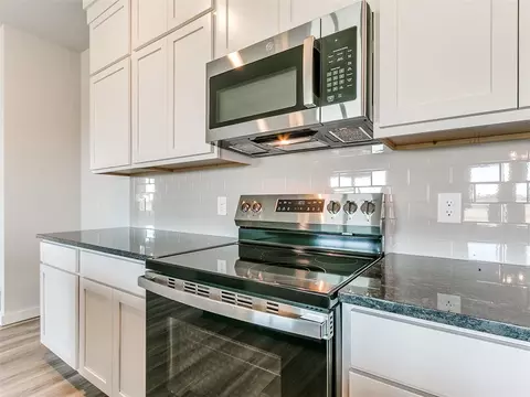 Kitchen - 1716 Oak Way, Tuttle, OK 73089 photo 2 of 6
