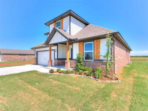 Exterior - 1716 Oak Way, Tuttle, OK 73089 photo 5 of 11