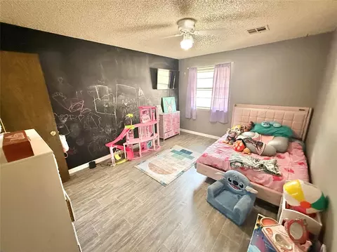Bedroom - 1209 S Trail Dr, Altus, OK 73521 photo 4 of 5