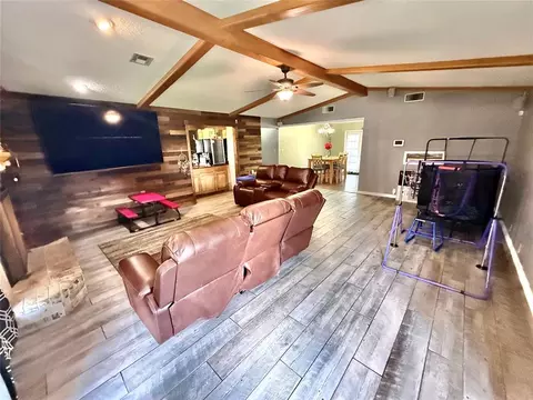 Living - 1209 S Trail Dr, Altus, OK 73521 photo 2 of 2