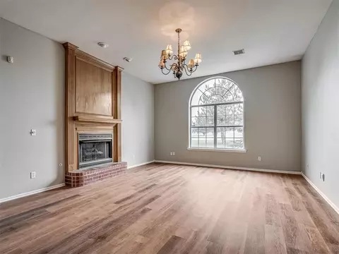 Living - 1085 Pioneer Rd, Tuttle, OK 73089 photo 1 of 10