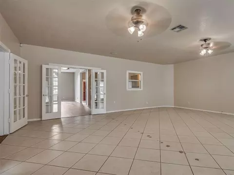 Living - 1085 Pioneer Rd, Tuttle, OK 73089 photo 10 of 10