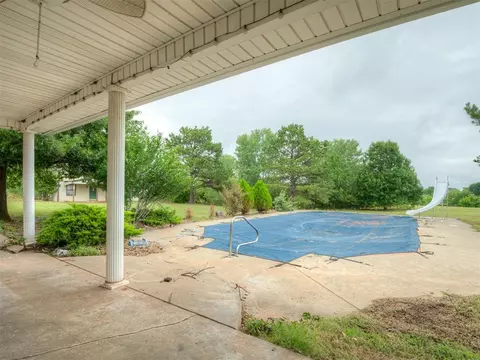 Exterior - 1085 Pioneer Rd, Tuttle, OK 73089 photo 1 of 4
