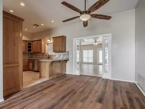 Dining - 1085 Pioneer Rd, Tuttle, OK 73089 photo 1 of 1