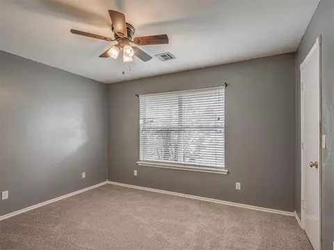 Bedroom - 1085 Pioneer Rd, Tuttle, OK 73089 photo 1 of 1
