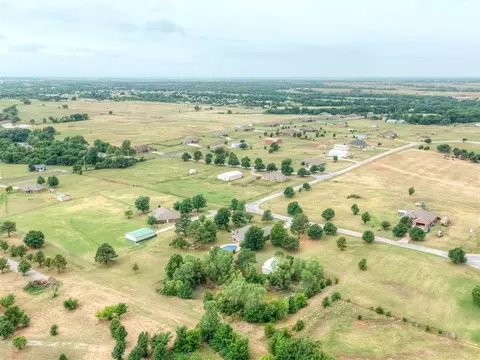 View/Area - 1085 Pioneer Rd, Tuttle, OK 73089 photo 4 of 7