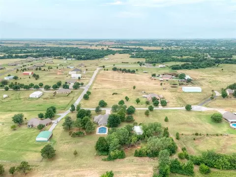View/Area - 1085 Pioneer Rd, Tuttle, OK 73089 photo 5 of 7