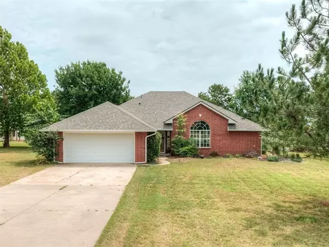 Exterior - 1085 Pioneer Rd, Tuttle, OK 73089 photo 4 of 4