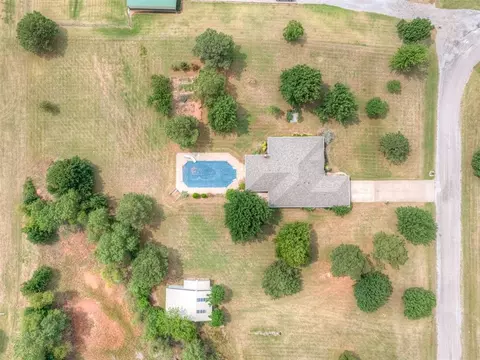 View/Area - 1085 Pioneer Rd, Tuttle, OK 73089 photo 3 of 7