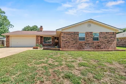 537 Sunset Dr, Watonga, OK 73772 photo 3