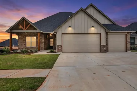 10433 SW 51st St, Mustang, OK 73064