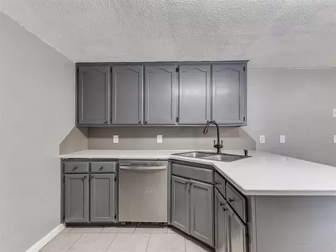 2101 Westmore Dr, Moore, OK 73170 photo 8