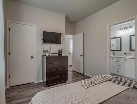 Bedroom - 1663 Comice Dr, Newcastle, OK 73065 photo 2 of 2