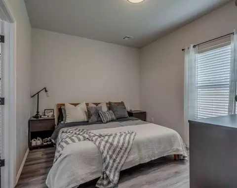 Bedroom - 1663 Comice Dr, Newcastle, OK 73065 photo 1 of 2