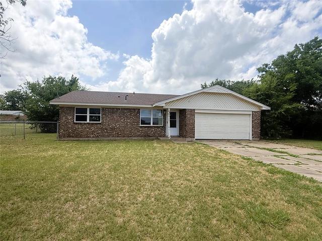 122 Glenhaven Dr, Chickasha, OK 73018