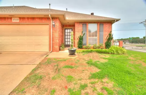 17119 Cedar Dr, Edmond, OK 73012 photo 2