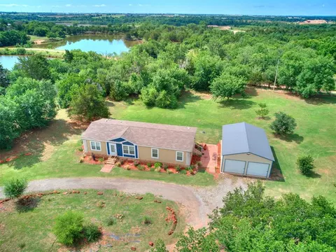 151 Cimarron Rd, Crescent, OK 73028 photo 1