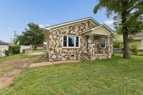 Exterior - 124 S 4th St, Mcloud, OK 74851 photo 3 of 3