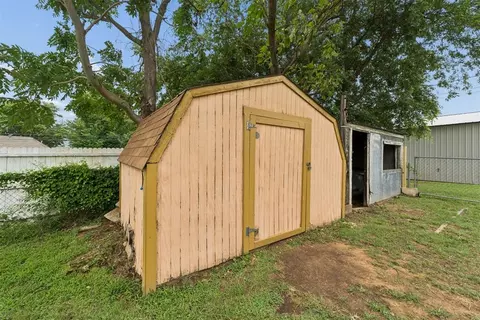 Other - 124 S 4th St, Mcloud, OK 74851 photo 4 of 5