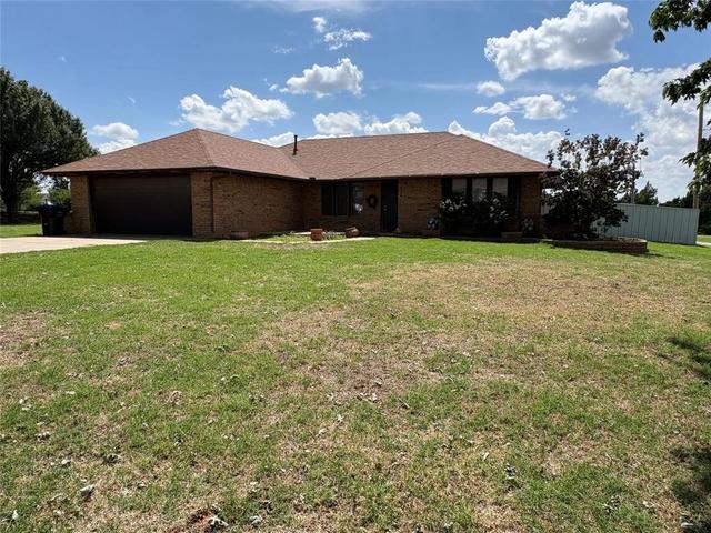 924 N Aspen Ave, Hinton, OK 73047