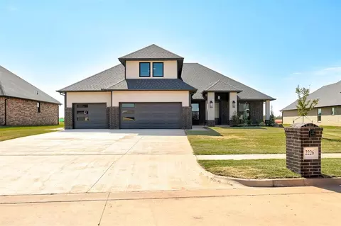 2226 W Cole Dr, Mustang, OK 73064
