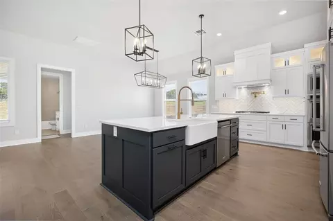Kitchen - 2280 Cottage Ln, Blanchard, OK 73010 photo 3 of 3