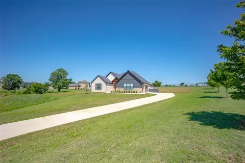 Exterior - 2280 Cottage Ln, Blanchard, OK 73010 photo 5 of 8
