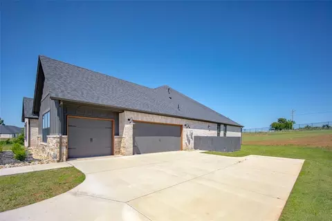 Exterior - 2280 Cottage Ln, Blanchard, OK 73010 photo 7 of 8