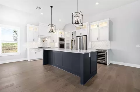 Kitchen - 2280 Cottage Ln, Blanchard, OK 73010 photo 2 of 3