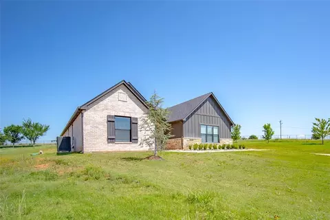 Exterior - 2280 Cottage Ln, Blanchard, OK 73010 photo 2 of 8