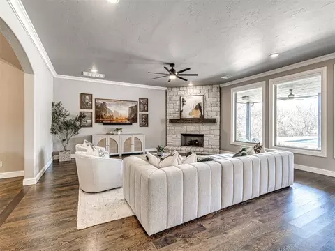 Living - 11601 Piazza Way, Arcadia, OK 73007 photo 1 of 5